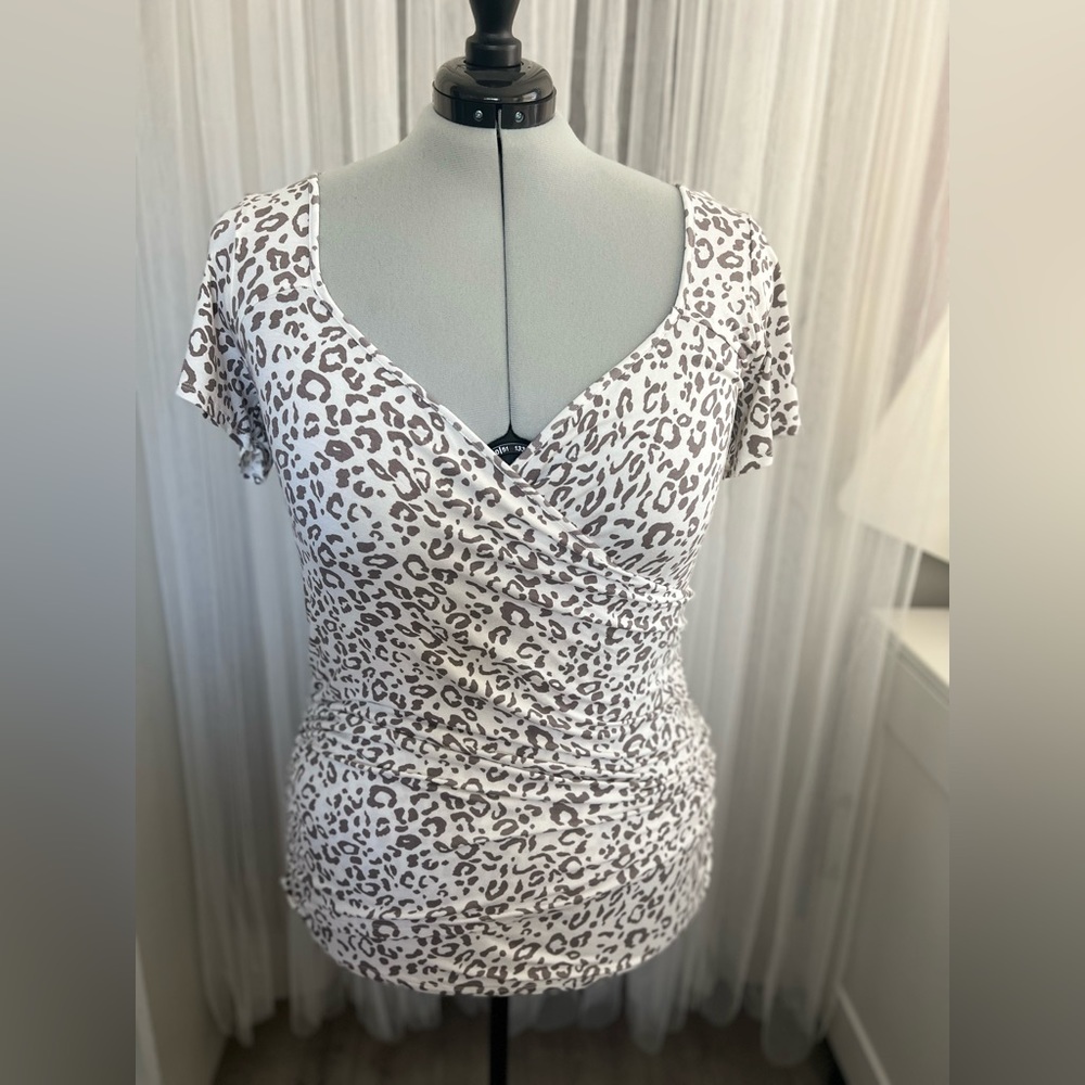 Torrid blouse.  Drk gray / off white.  Torrid 2 (equiv 18/20).  Animal print.
